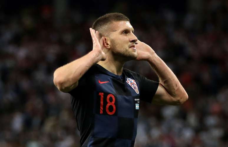 Rebic comemora gol da Croácia sobre a Argentina