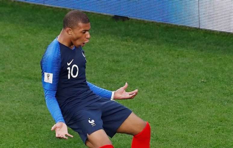 Kylian Mbappé comemora gol marcado pela seleção da França contra o Peru na Copa do Mundo
21/06/2018 REUTERS/Andrew Couldridge 