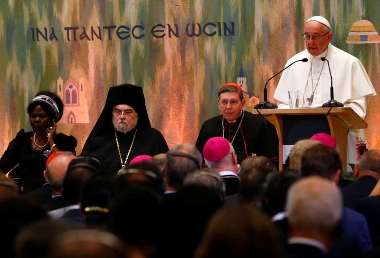Papa fala durante reunião do Conselho Mundial de Igrejas, em Genebra
21/06/2018
REUTERS/Tony Gentile