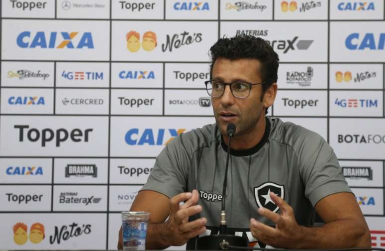 Alberto Valentim passou quatro meses no comando técnico do Botafogo (Foto: Vitor Silva / SS Press / BFR)