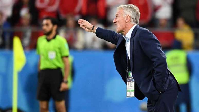 Deschamps, durante a partida contra o Peru (Foto: FRANCK FIFE / AFP)