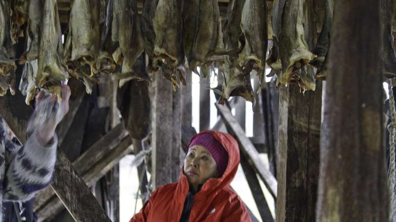 Os estrangeiros que não falam islandês avançado têm empregos pouco qualificados, principalmente na indústria de pesca