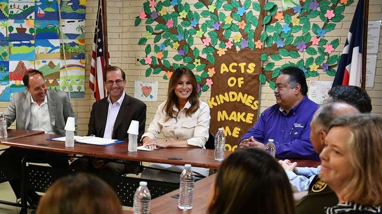 Melania Trump foi a um abrigo no Texas em meio à polêmica causada por política do governo