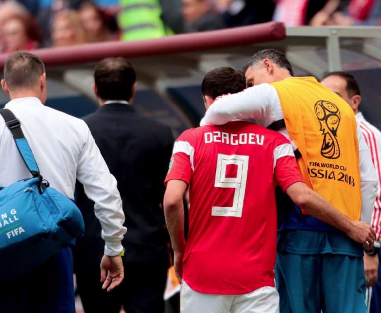 Dzagoev se machucou na primeira rodada da Copa do Mundo (Foto: Reprodução)