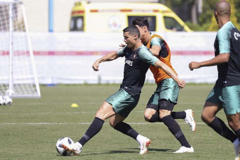 Cristiano Ronaldo voltou a treinar depois de todos os titulares não irem a campo na quinta-feira (Divulgação)