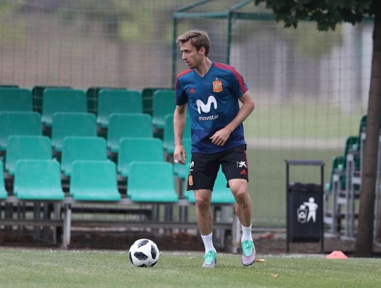 O lateral Nacho Monreal foi uma das ausências no treino da Espanha porque teve problema digestivo (Divulgação)