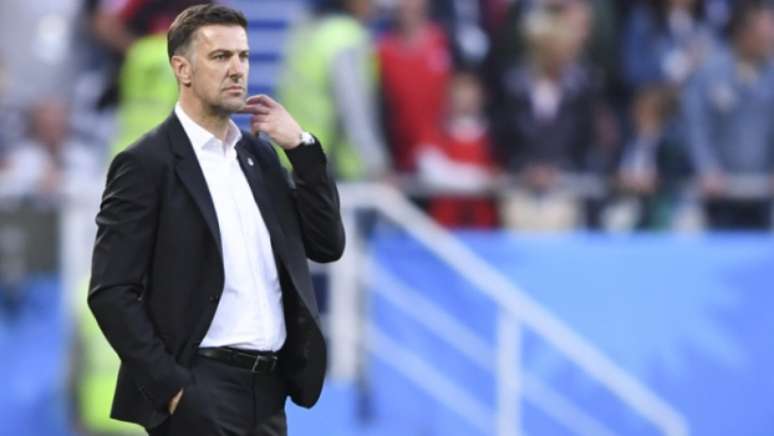 Mladen Krstajic acredita que sua equipe está preparada para vencer o Brasil na terceira rodada (Foto: AFP)