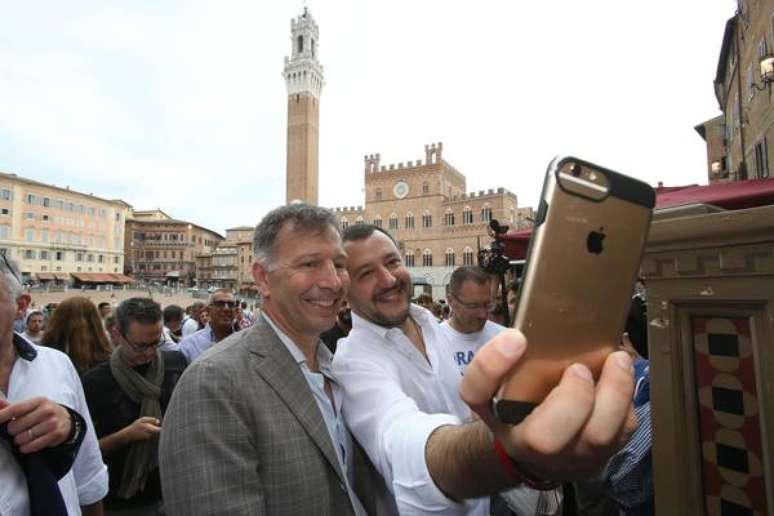 Matteo Salvini durante comício em Siena, governada pela esquerda