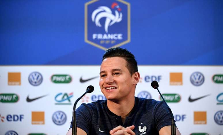 Thauvin, durante entrevista coletiva (Foto: AFP/FRANCK FIFE)