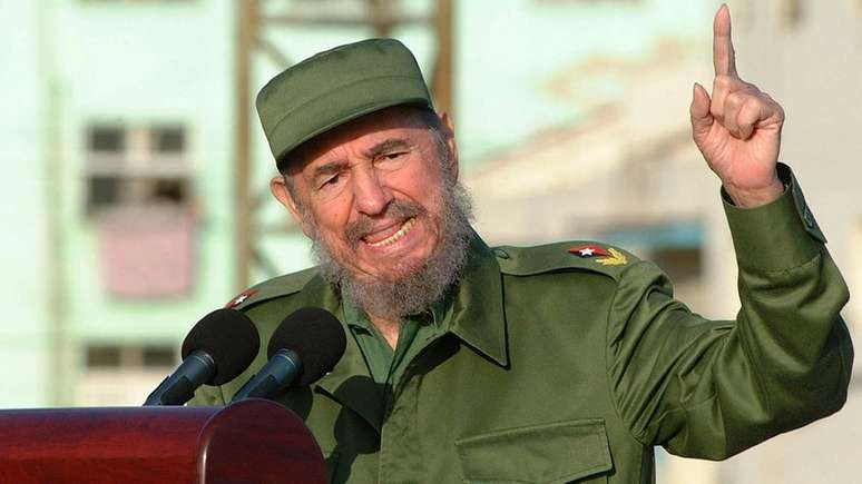 Bolsas a alunos americanos come&ccedil;aram a ser oferecidas em 2001, ap&oacute;s encontro de congressistas negros dos EUA com Fidel Castro