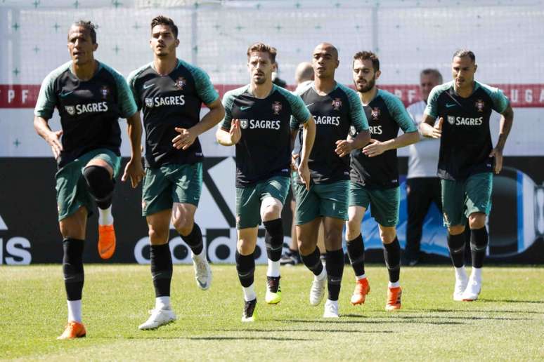Portugal treina para o duelo contra o Irã. Especialistas veem time português em vantagem (AFP)