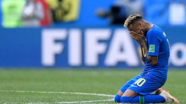 Neymar chora ao fim da partida