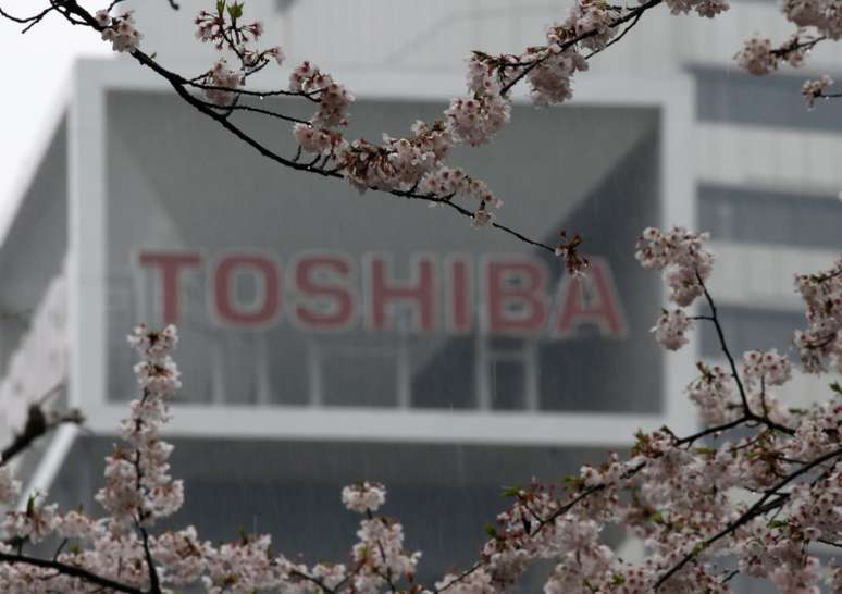 Logo da Toshiba na sede da empresa em Tóquio, Japão
11/04/2017 REUTERS/Toru Hanai
