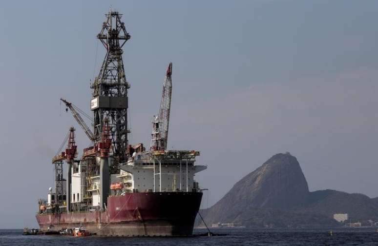 Navio petrolífero na Baia de Guanabara, Rio de Janeiro
20/10/2017 REUTERS/Bruno Kelly