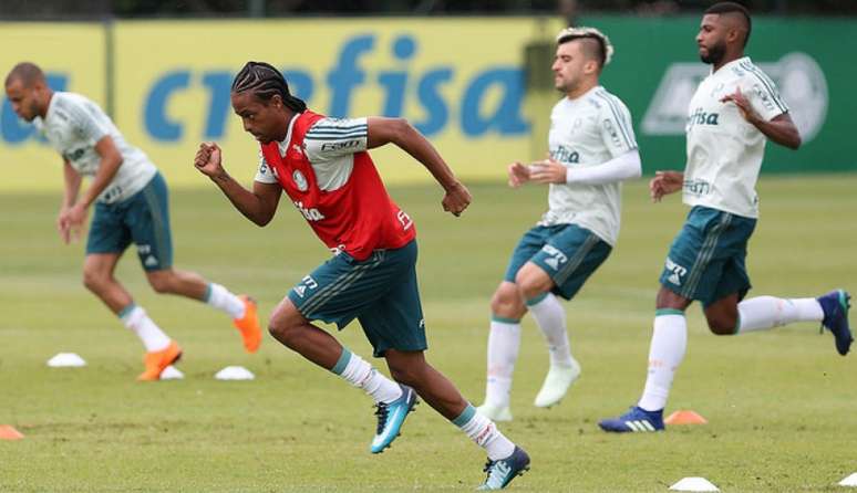 Keno durante treino do Palmeiras, na Academia de Futebol (Foto: Cesar Greco)