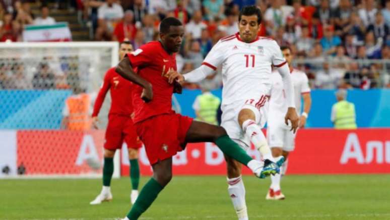 Marcação a William Carvalho comprometeu a saída de bola de Portugal, diz o treinador Fernando Santos (Foto: JACK GUEZ / AFP)