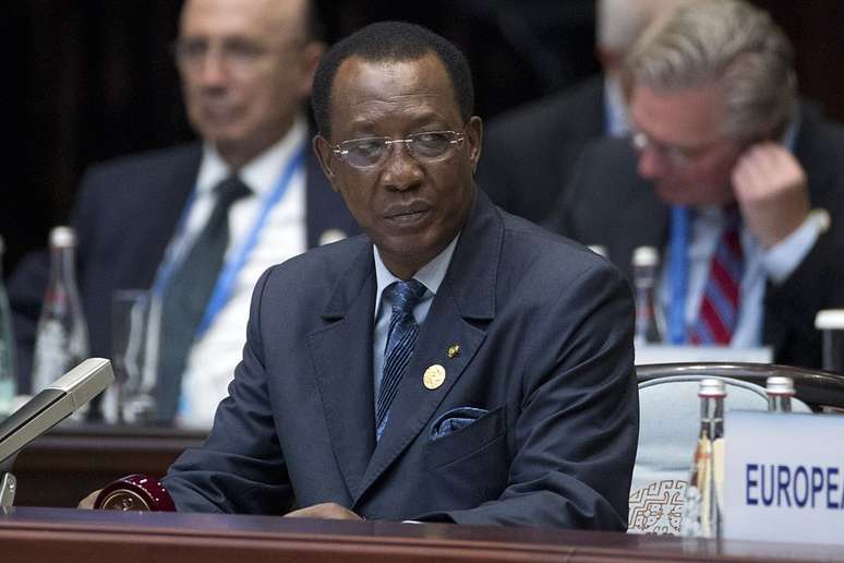Presidente do Chade, Idriss Déby, é visto como negligente na erradicação do verme-da-guiné