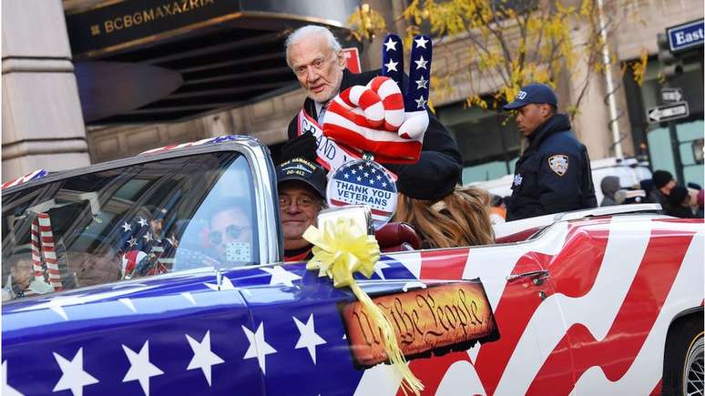 Aldrin coleciona homenagens e tem, junto com os outros integrantes da Apollo 11, uma estrela na Calçada da Fama em Hollywood