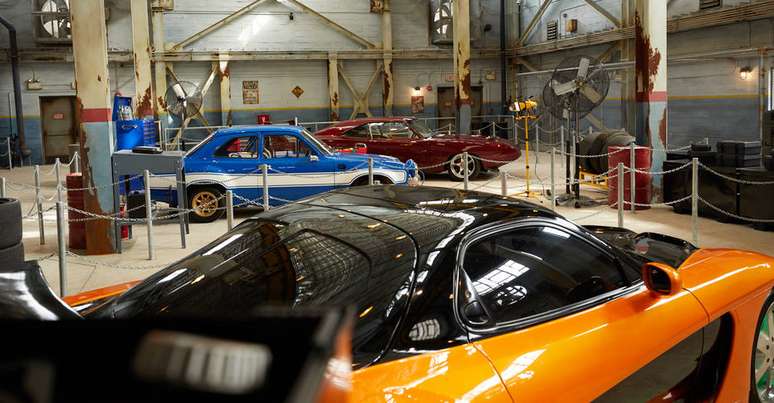 Interior da nova atração Fast &amp; Furious Supercharged no parque Universal Orlando