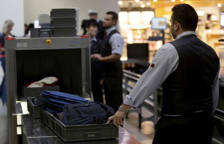 Voos para os EUA têm novas restrições para bagagens de mão