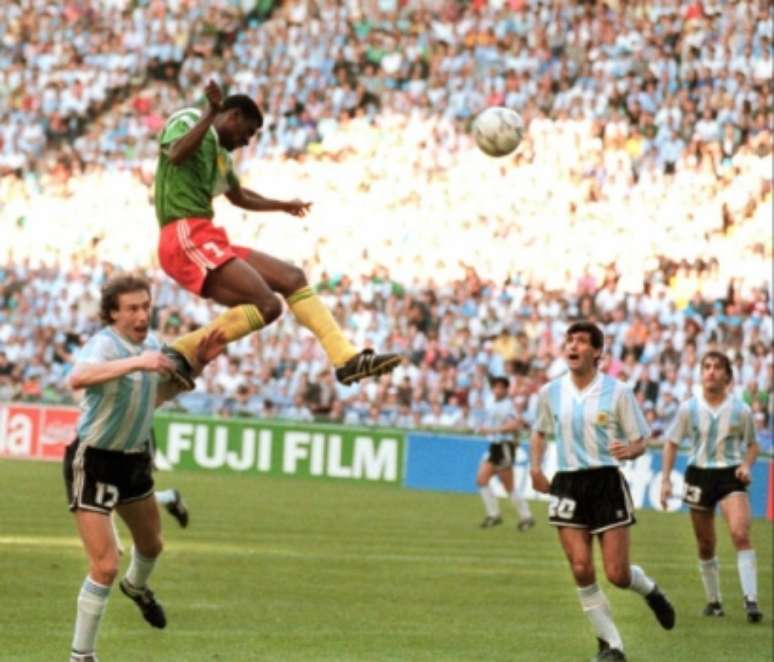 Na Copa de 90, Argentina estreou perdendo para Camarões e classificou-se entre terceiros colocados