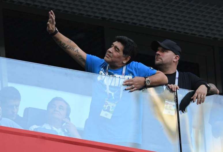 Diego Maradona torceu efusivamente pela Argentina em São Petersburgo (Foto: OLGA MALTSEVA / AFP)