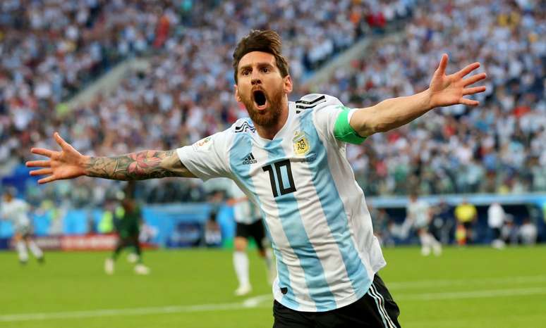 Messi comemora gol da Argentina sobre a Nigéria