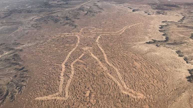 Desenho de homem de 4,2 km de 'altura' foi avistado pela primeira em 1998 por piloto de helicóptero