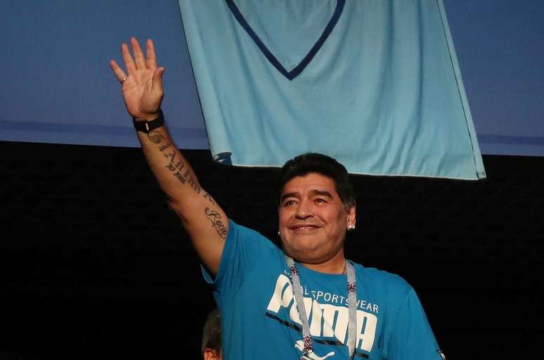 Diego Maradona na arquibancada durante jogo Argentina x Nigéria 26/06/2018  REUTERS/Sergio Perez