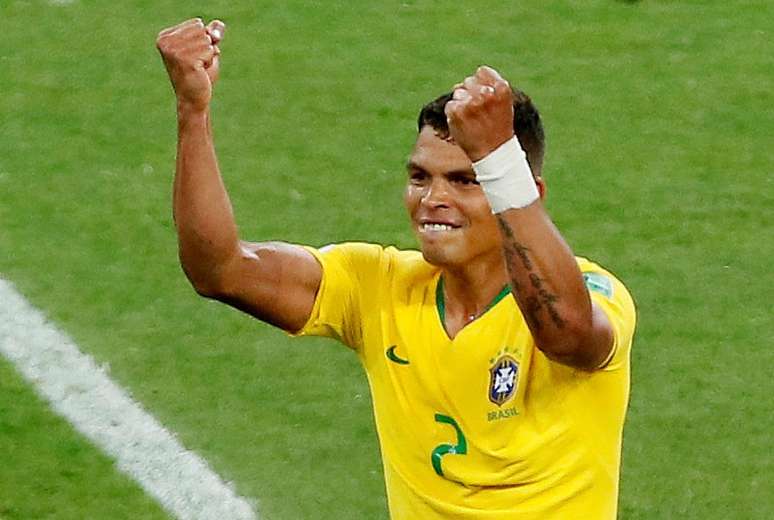 Thiago Silva comemora gol
 27/6/2018      REUTERS/Maxim Shemetov 