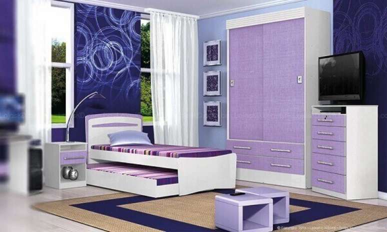 34 &ndash; M&oacute;vel com duas camas na cor lil&aacute;s.