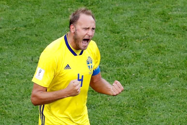 Andreas Granqvist comemora gol da Su&eacute;cia contra o M&eacute;xico 
 27/6/2018      REUTERS/Damir Sagolj 