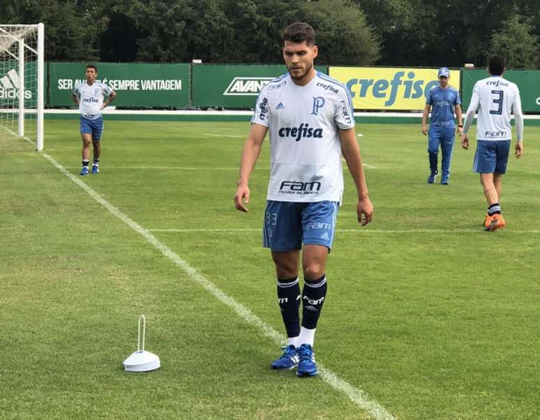Nicolás Freire realiza primeiro treino pelo Palmeiras, nesta quinta-feira (Foto: Thiago Ferri)