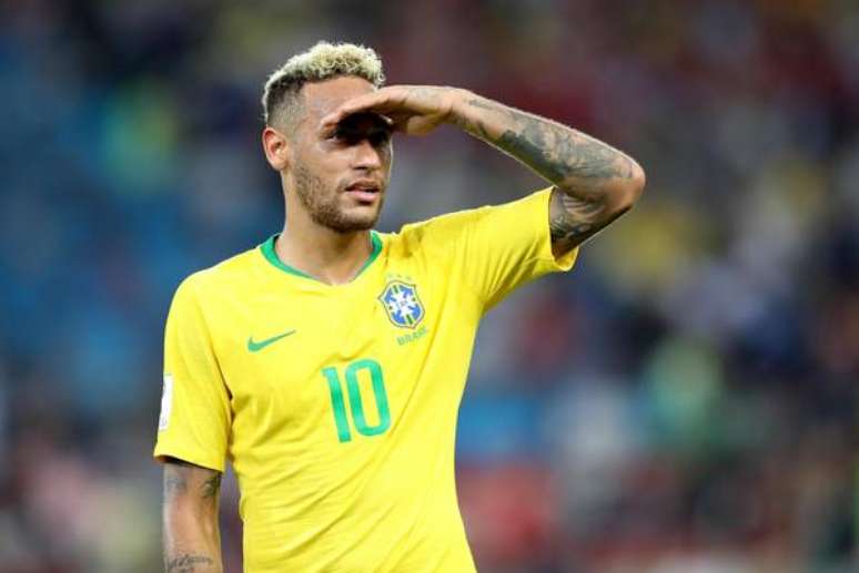 Neymar durante partida entre Brasil e Sérvia, pelo grupo E da Copa do Mundo