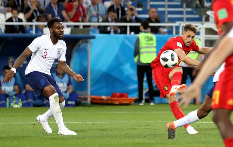 Januzaj abre o placar para a Bélgica sobre a Inglaterra