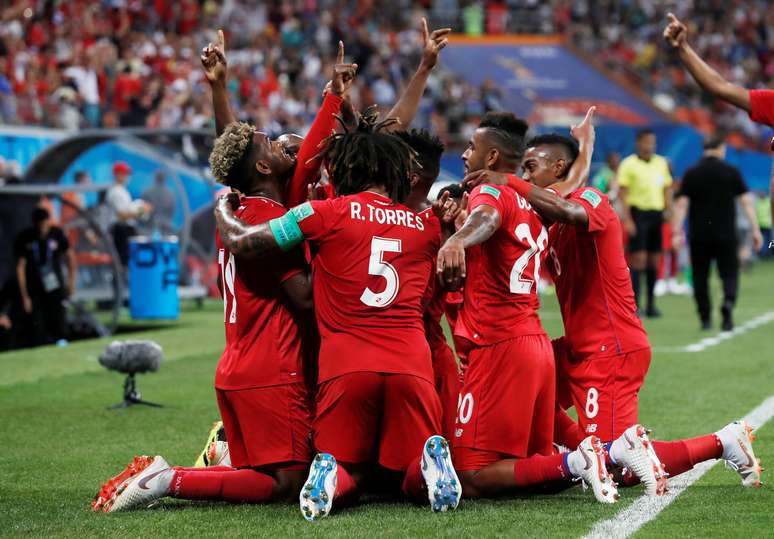 Jogadores do Panamá comemoram segundo gol da equipe na Copa 2018