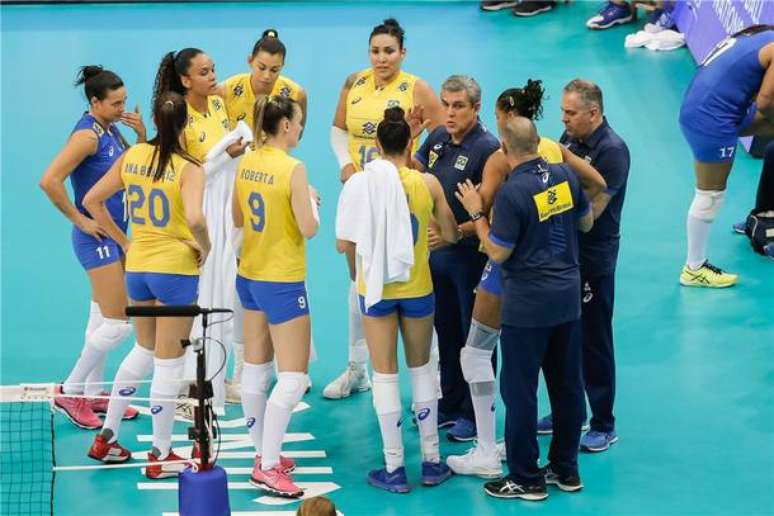 Vôlei feminino: Brasil vira sobre a China e volta a vencer no Mundial -  Massa News