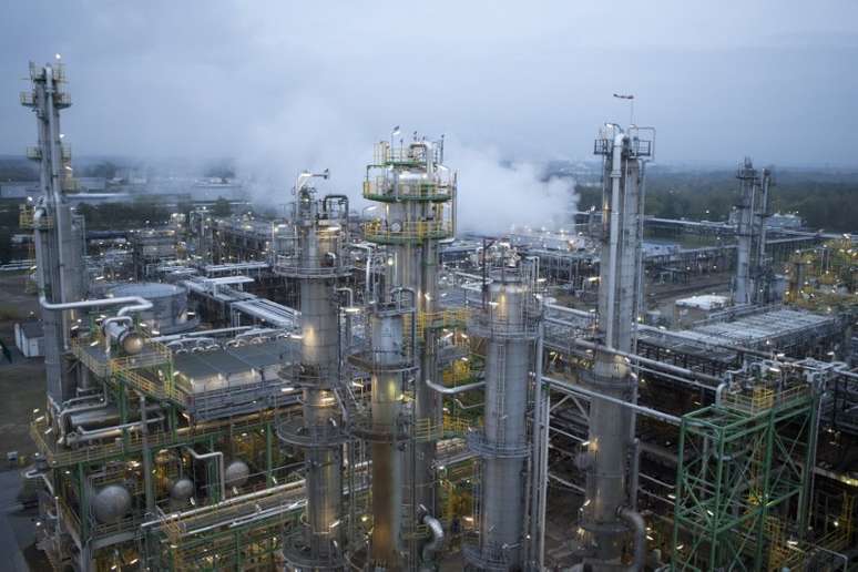 Vista de refinaria de petróleo da Petrolchemie und Kraftstoffe (PCK) em Schwedt, Alemanha 
20/10/2014
REUTERS/Axel Schmidt 