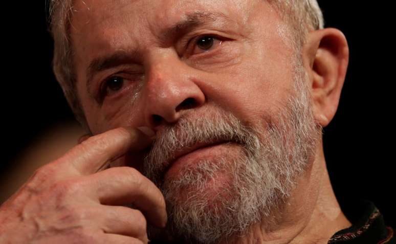Ex-presidente Luiz Inácio Lula da Silva, durante evento com intelectuais e artistas no Rio de Janeiro, no início do ano
16/01/2018
REUTERS/Ricardo Moraes