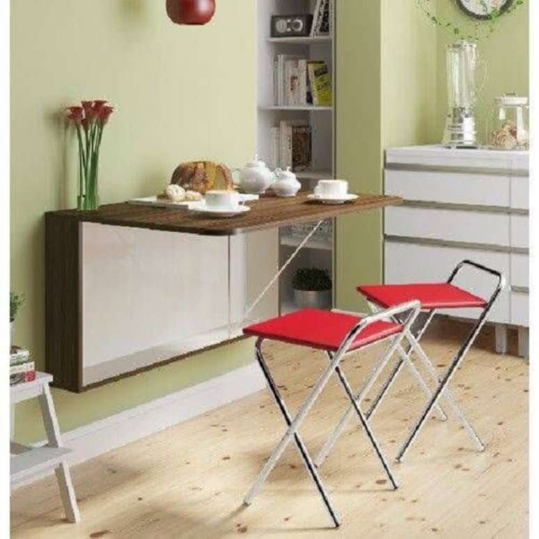 10 -Mesa dobrável de parede na cozinha.