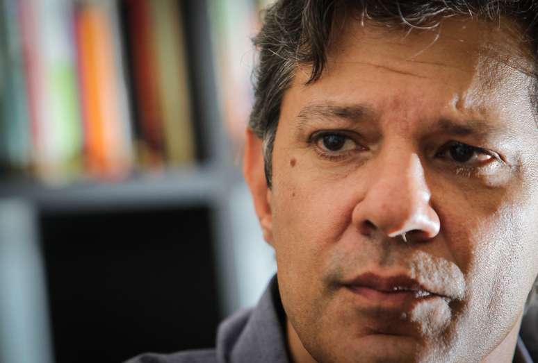 Fernando Haddad (PT), em seu escritório, em São Paulo