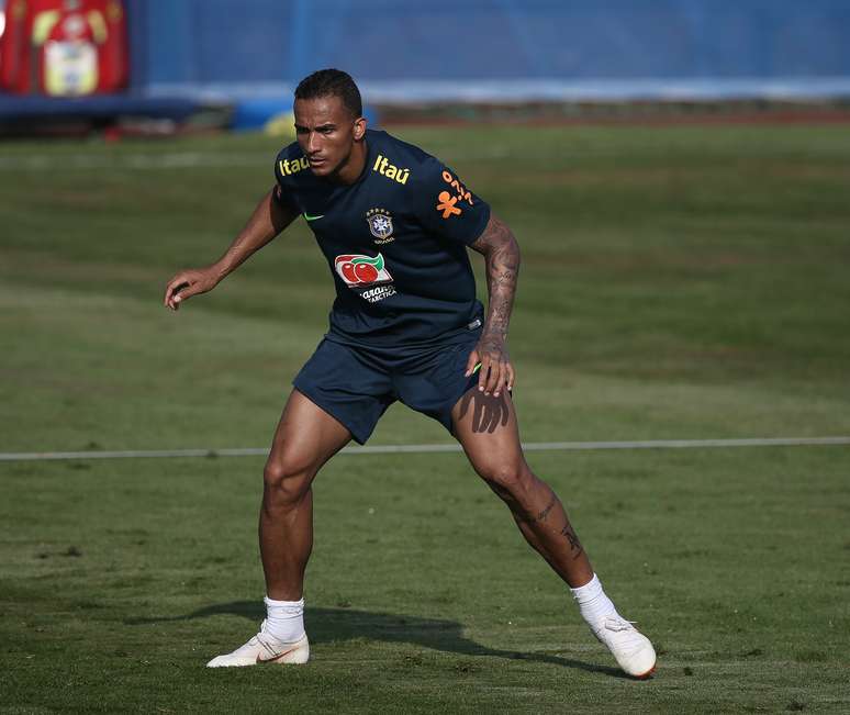 Danilo treinou com a Seleção Brasileira