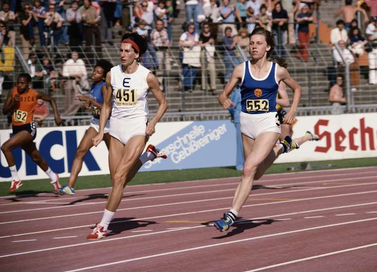 Irena Szewinska (esq.) conquistou três ouros olímpicos