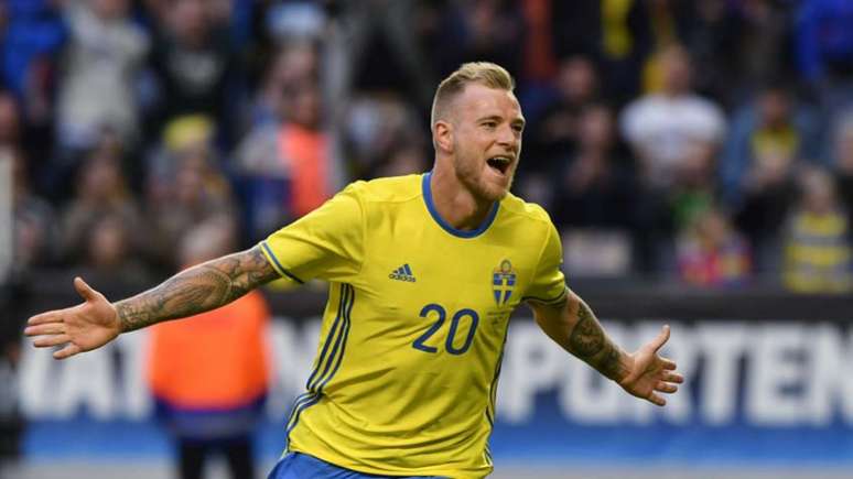 O atacante John Guidetti enalteceu a relação do time com o capitão Andreas Granqvist(Foto: Reprodução / AFP)