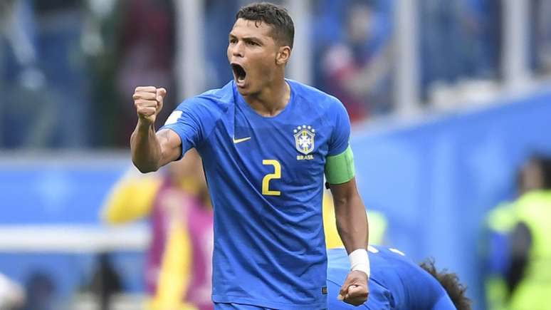 Thiago Silva com a faixa de capitão no duelo contra a Costa Rica (Foto: AFP)