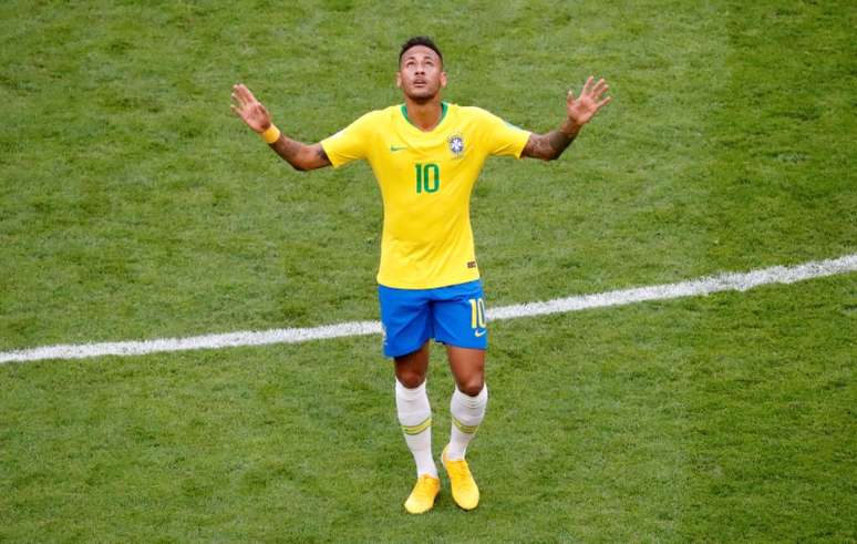 Neymar comemora o primeiro gol da vitória do Brasil contra o México
02/07/2018
REUTERS/David Gray