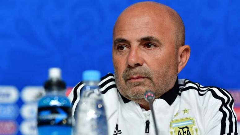 Sampaoli tem apenas 15 jogos à frente da seleção argentina (Foto: GIUSEPPE CACACE / AFP)