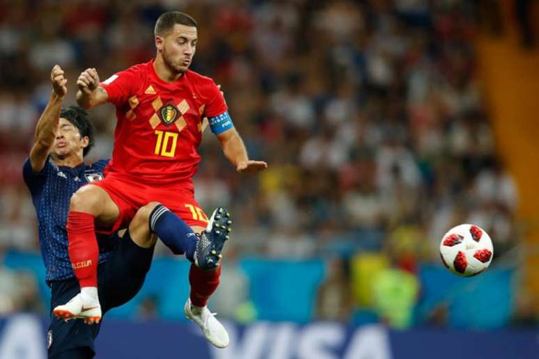 Hazard deu assistência para o gol de Fellaini (Foto: Odd Andersen / AFP)