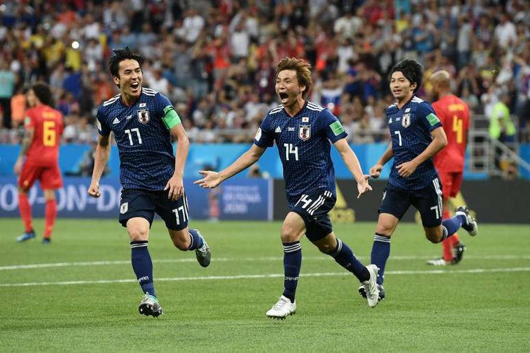 Inui comemora o segundo gol japonês