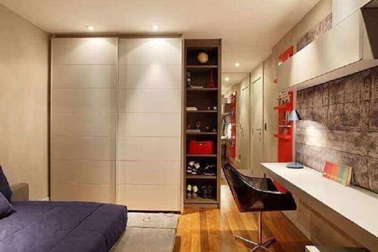 10. Decora&ccedil;&atilde;o em tons neutros para quarto com guarda roupa solteiro branco